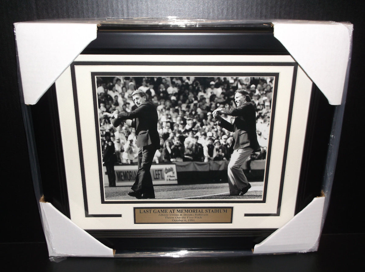 Brooks Robinson Johnny Unitas Last Game at Memorial Stadium 8x10 Photo Framed