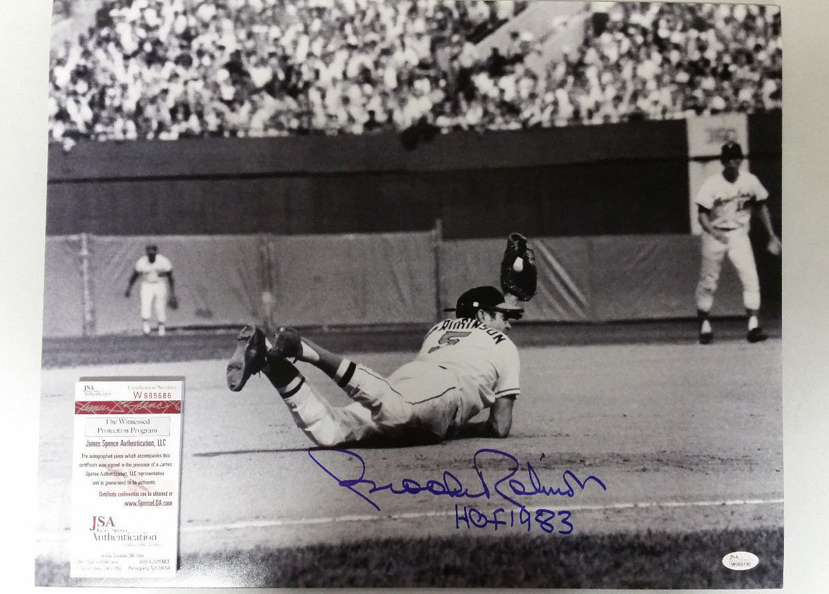Brooks Robinson Autographed 16x20 Photo JSA COA