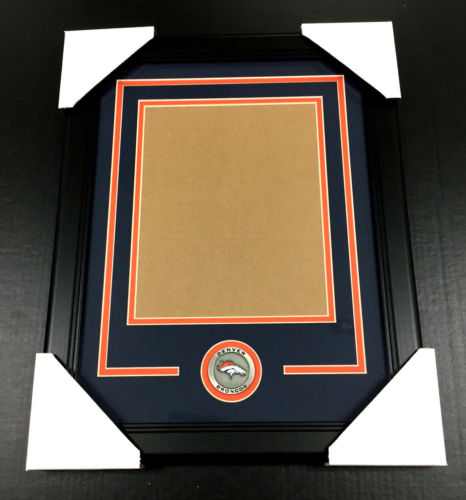 Denver Broncos Medallion Vertical Photo Frame Kit 8x10
