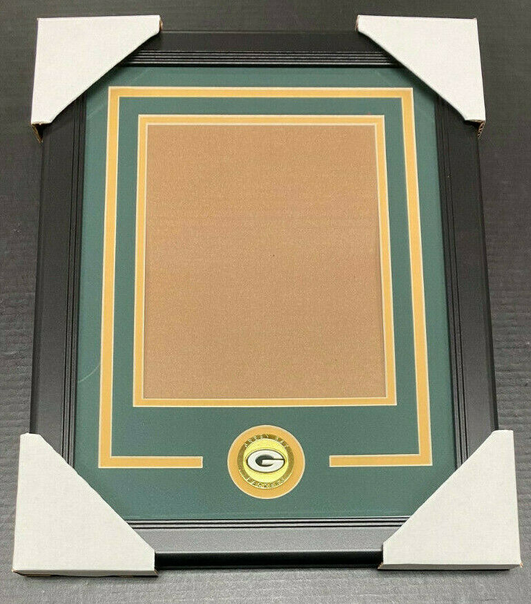 Green Bay Packers Medallion 8x10 Photo Frame Kit Vertical