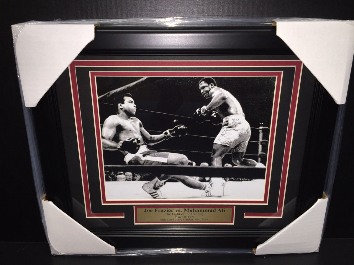 Joe Frazier vs Muhammad Ali 1971 Framed 8x10 Photo