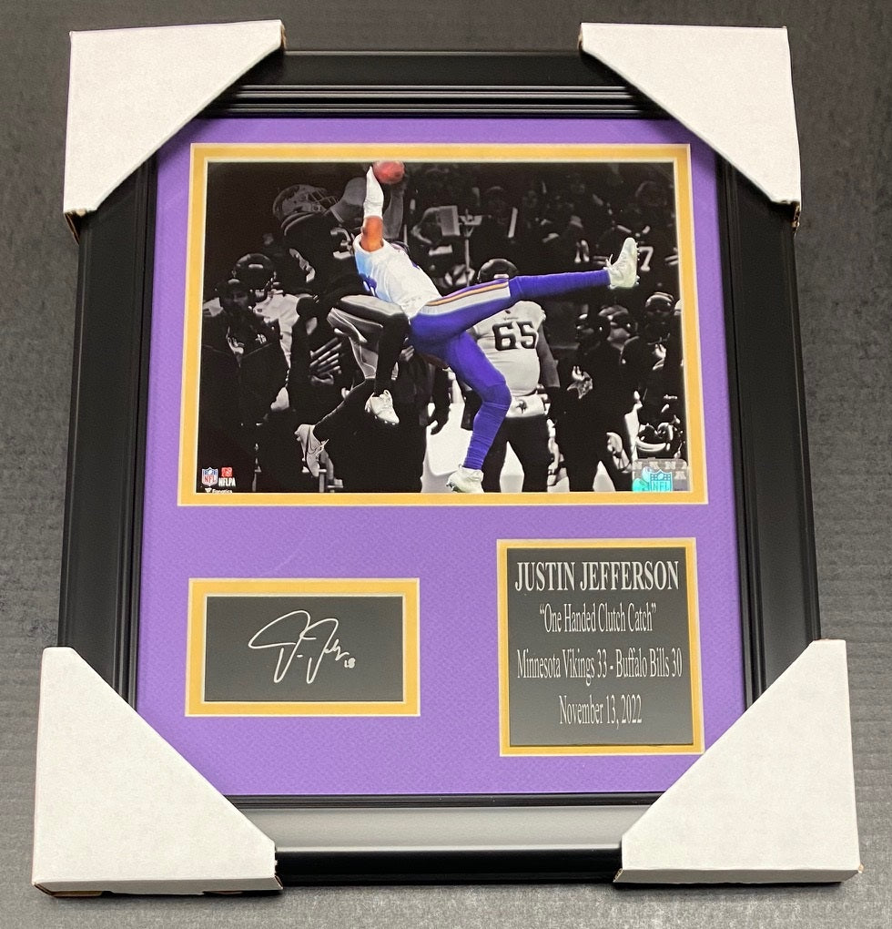 Justin Jefferson Vikings One Handed Catch Autographed Facsimile Laser 8x10 Photo Framed