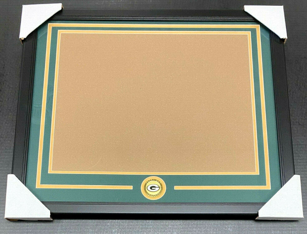 Green Bay Packers Medallion 16x20 Photo Frame Kit Horizontal