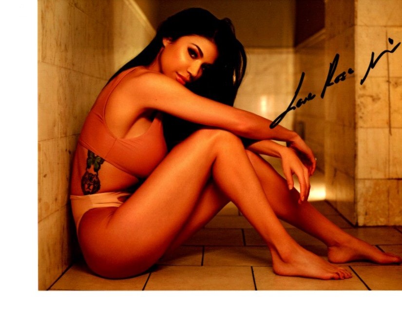 Rosa Mendes Autographed 8x10 Photo