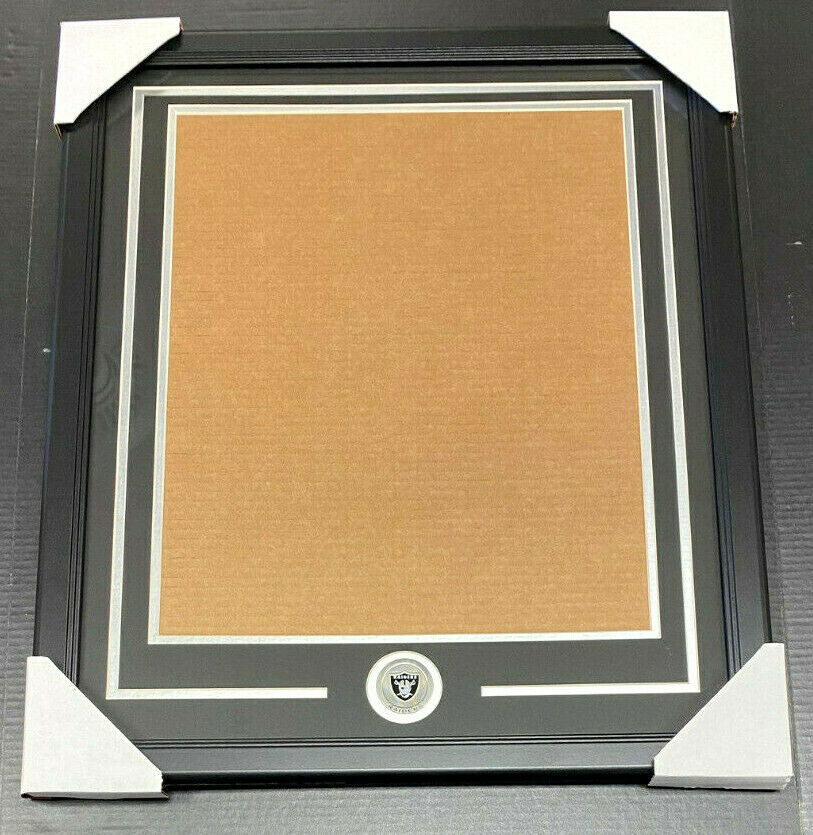 Las Vegas Oakland Raiders Medallion Frame Kit for 16x20 Vertical Photo
