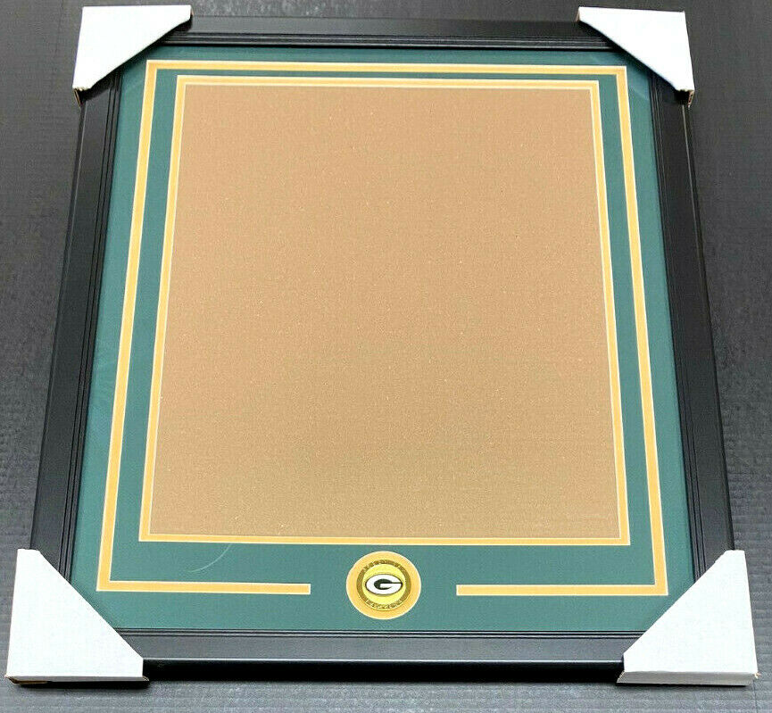 Green Bay Packers Medallion 16x20 Photo Frame Kit Vertical