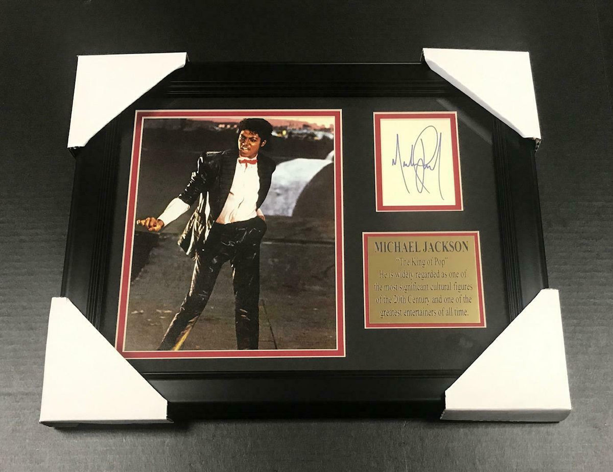 Michael Jackson Facsimile Autographed Magazine 8x10 Photo