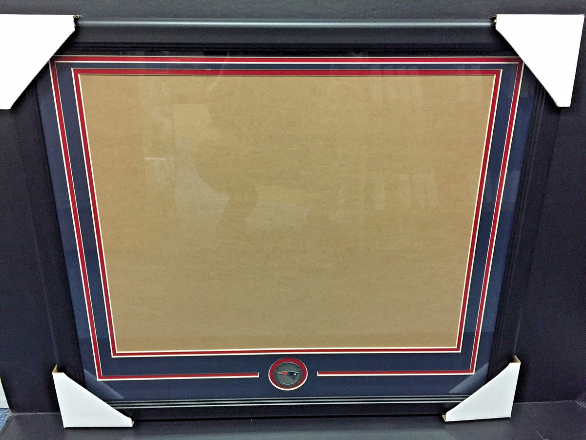 New England Patriots Medallion Frame Kit 16x20 Photo Double Mat Horizontal