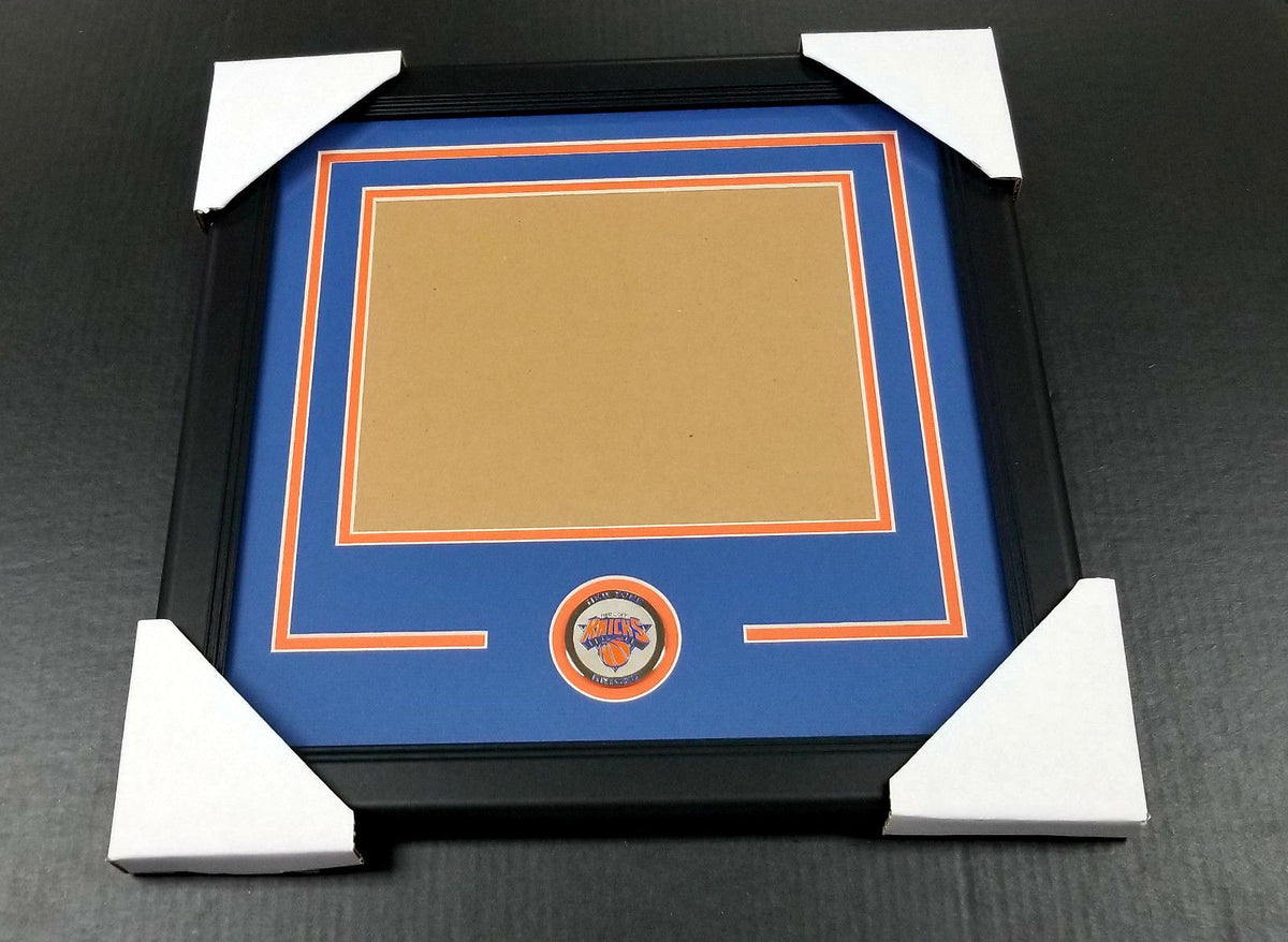 New York Knicks Medallion Frame Kit 8x10 Photo Double Mat Horizontal