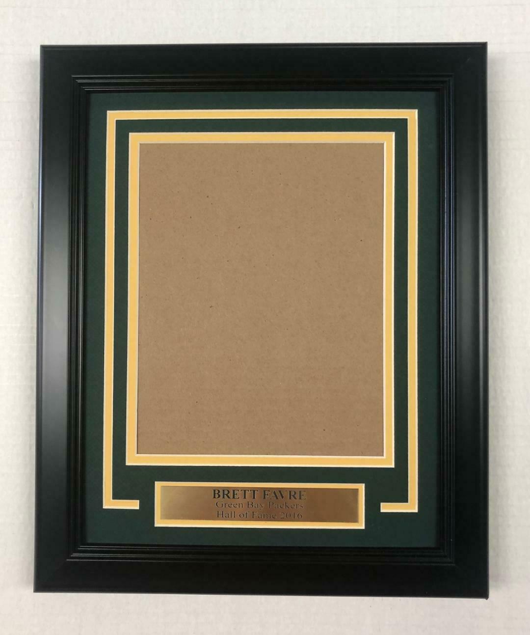 Brett Favre Green Bay Packers Vertical 8x10 Frame Kit