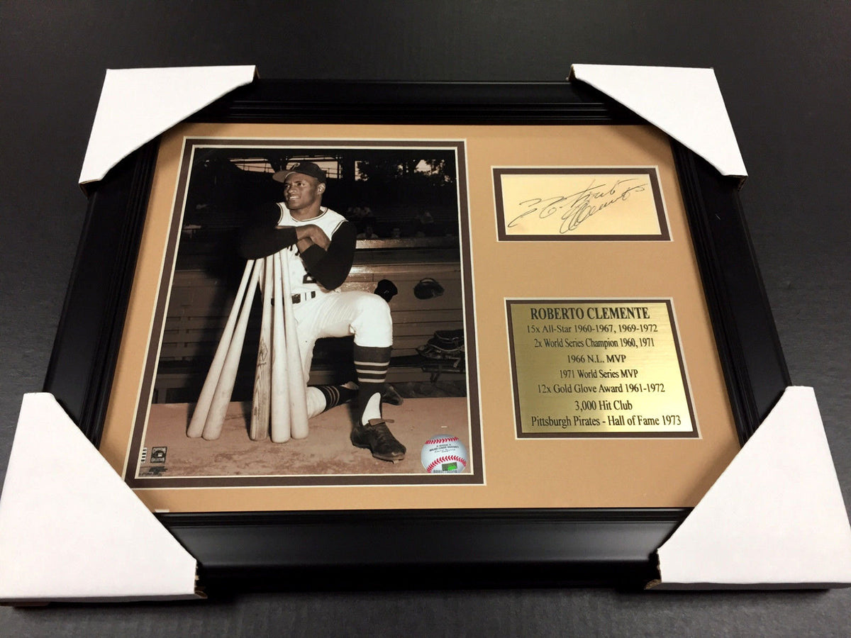 Roberto Clemente Autographed Cut Signature Facsimile Reprint Framed 8x10 Photo