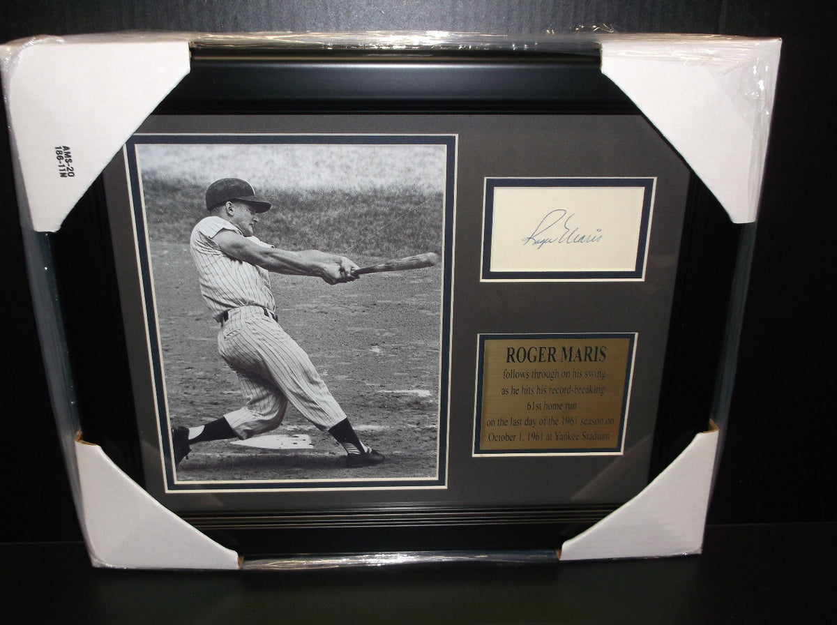 Roger Maris 1961 Autographed Cut Signature Facsimile Reprint Framed 8x10 Photo